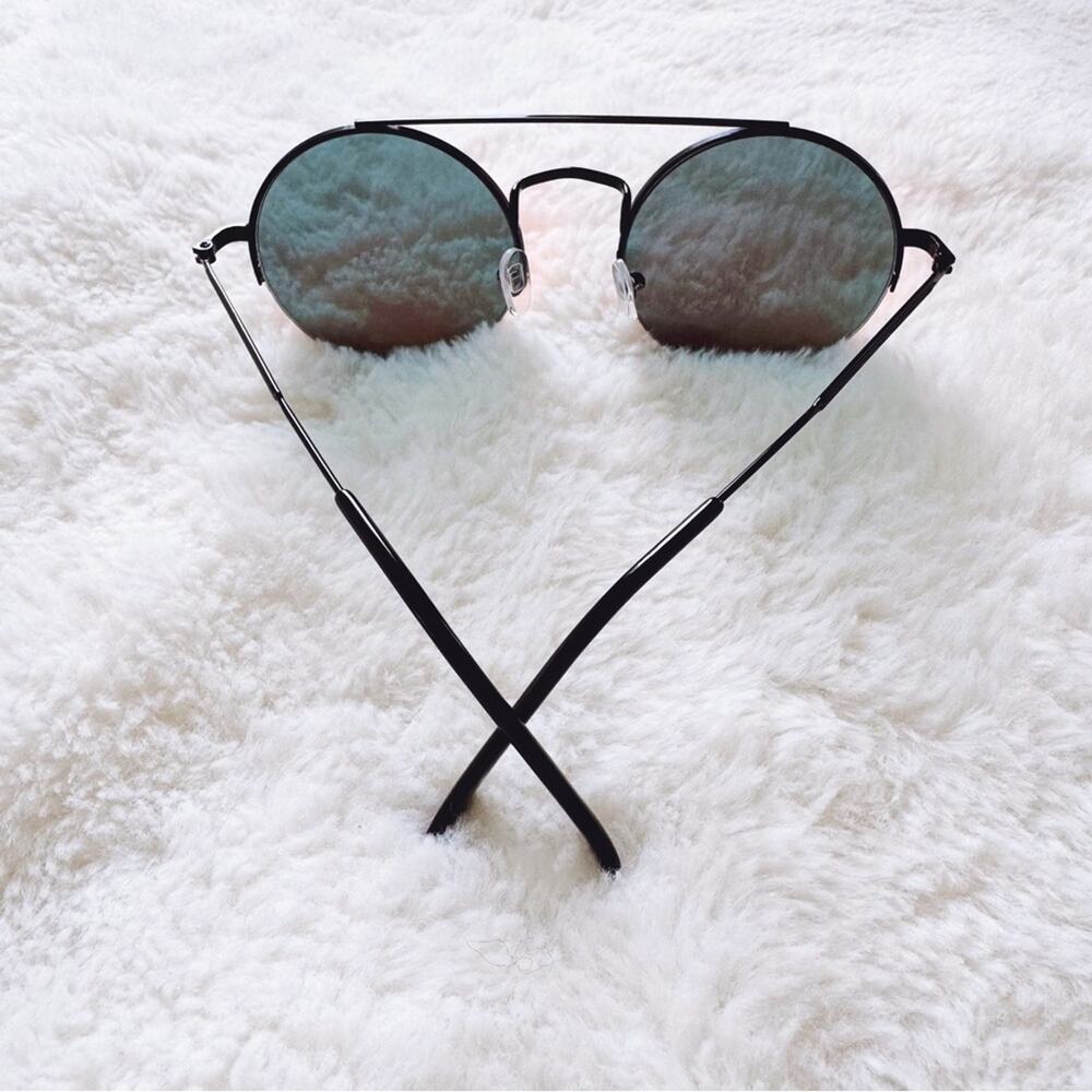 Carly Mirrored Red Chic Round Sunglasses - Picture 9 of 10